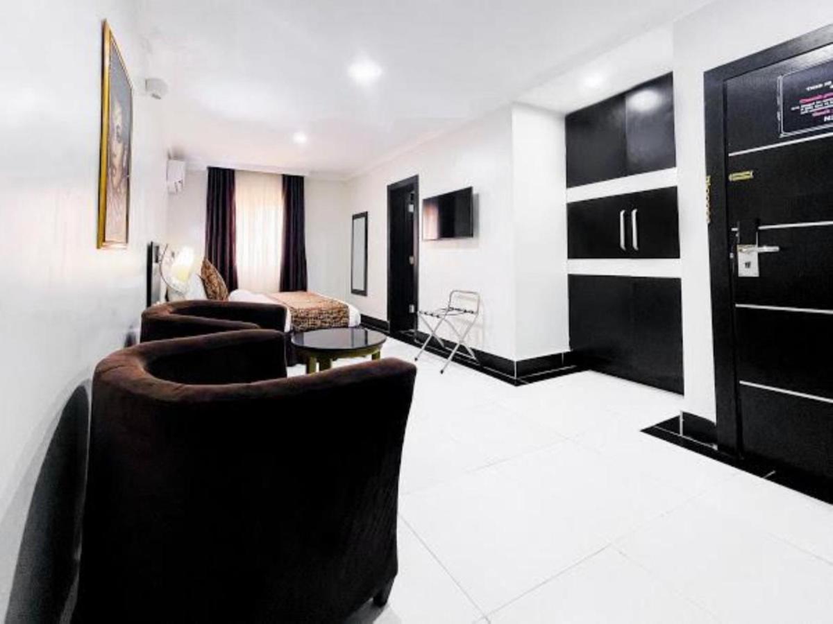 Pasadena Suites Lekki Exterior photo